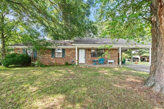 2706 Florence Mattison Dr, Conway, AR 72032