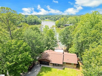80 Red Bird Ln, Abbeville, SC 29620