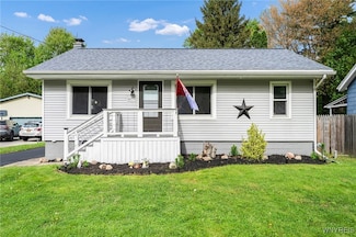 8654 Hunt Ave, Eden, NY 14057