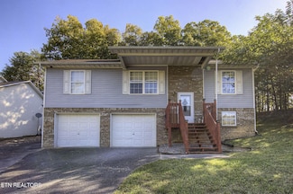 2830 Deer Stand Dr, Sevierville, TN 37876