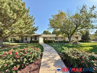 2008 N Antler Ridge Dr, Garden City, KS 67846