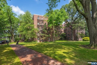 3061 Edwin Ave Unit 4G, Fort Lee, NJ 07024