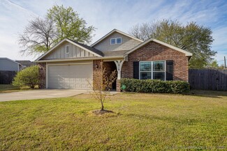 1916 N Kenosha Ct E, Tulsa, OK 74106