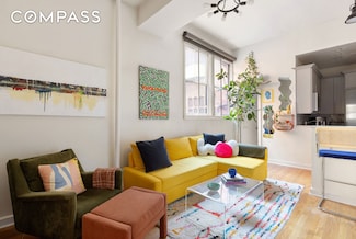 26 Gramercy Park S Unit 1E, New York, NY 10003