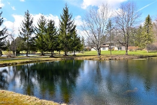 9580 Stafford Rd, Chagrin Falls, OH 44023