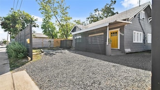 6005 N Main St, Houston, TX 77009