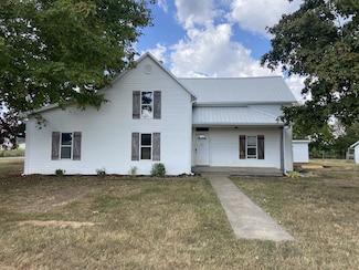 301 Bob Perry Rd, Bethpage, TN 37022