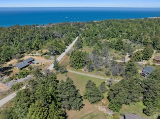 46261 Iversen Dr, Gualala, CA 95445
