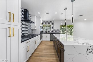2718 Colanthe Ave, Las Vegas, NV 89102