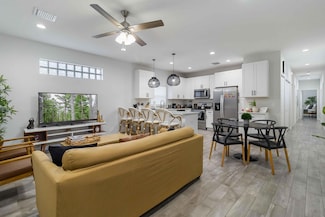 18 S D St, Lake Worth, FL 33460