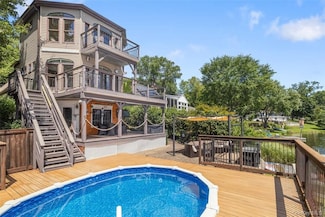 545 Shore Dr, New Windsor, NY 12553