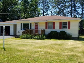 8 Jamaica Ave, South Glens Falls, NY 12803