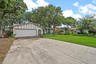 5603 Shady Hill Ln, Arlington, TX 76016