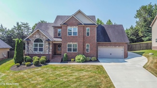 1312 Fox Ridge Dr, Powell, TN 37849