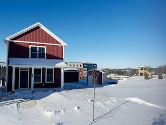 213 Leo Ln, South Burlington, VT 05403