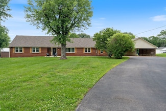 1108 Lakeview Dr, Ashland City, TN 37015