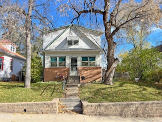 602 Collins Ave, Mandan, ND 58554