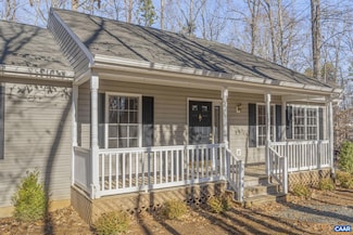 39 Riverside Dr, Palmyra, VA 22963
