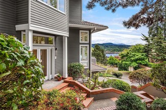 9020 SE 79th St, Mercer Island, WA 98040