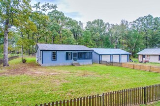 387 Monterey Park Rd, Zavalla, TX 75980