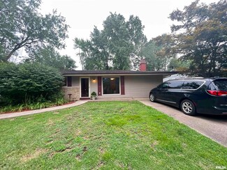 830 Stardust Dr, Herrin, IL 62948