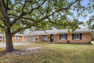 2220 Tucker Ave, Pascagoula, MS 39567