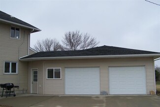 23163 Hickory Ave, Allison, IA 50602