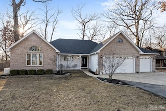 4613 E 2619th Rd, Sandwich, IL 60548