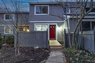 38 Twin Lakes Dr, Fairfield, OH 45014