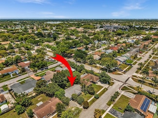 8211 NW 47th St, Lauderhill, FL 33351