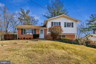 5005 Regina Dr, Annandale, VA 22003