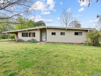 415 S Edgemont Cir NW, Huntsville, AL 35811