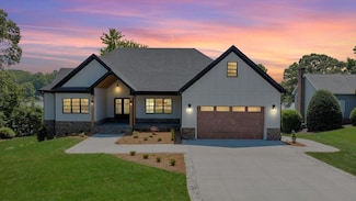 95 Shoreline Cir, Penhook, VA 24137