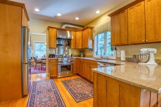 15 Point of View Dr, Littleton, NH 03561