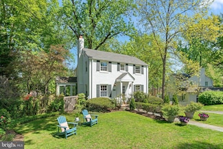 6105 Welborn Dr, Bethesda, MD 20816