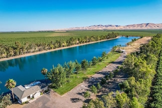 10037 California 33, Patterson, CA