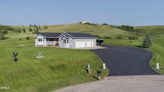 4221 Dream Catcher Place S, Mandan, ND 58554