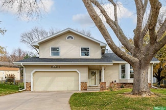 6021 S 109th Avenue Cir, Omaha, NE 68137