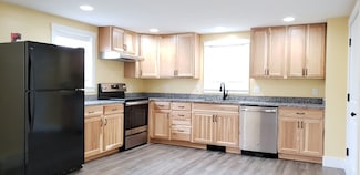 51 Moore Rd Unit 1, New Braintree, MA 01531