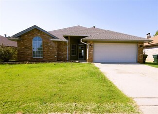 1716 Clearwater Dr, Norman, OK 73071