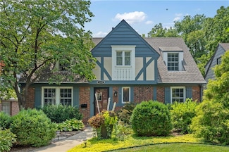 2209 W 49th St, Westwood Hills, KS 66205