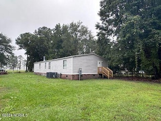 11 Marlette St, Hubert, NC 28539