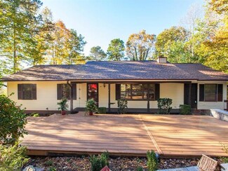 50 E Park Dr, Horse Shoe, NC 28742