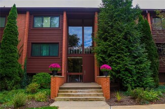 925 Canyon View Rd Unit 102, Northfield, OH 44067