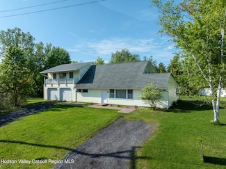 62 Vestal Hills Dr, Kingston, NY 12401