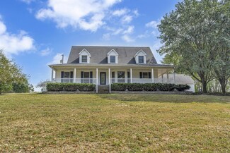 6041 Henry Gower Rd, Pleasant View, TN 37146