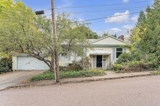 200 Jackson Ct, Burlington, VT 05401