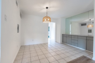 10212 Regal Oaks Dr Unit C, Dallas, TX 75230