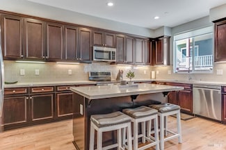 218 Johnson St, Windsor, CA 95492