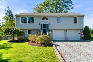 15 Vernon Ave, Bristol, RI 02809